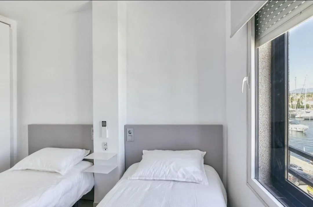 Apartamento Con Vistas A Mar Y Canal. Empuriabrava 0*,