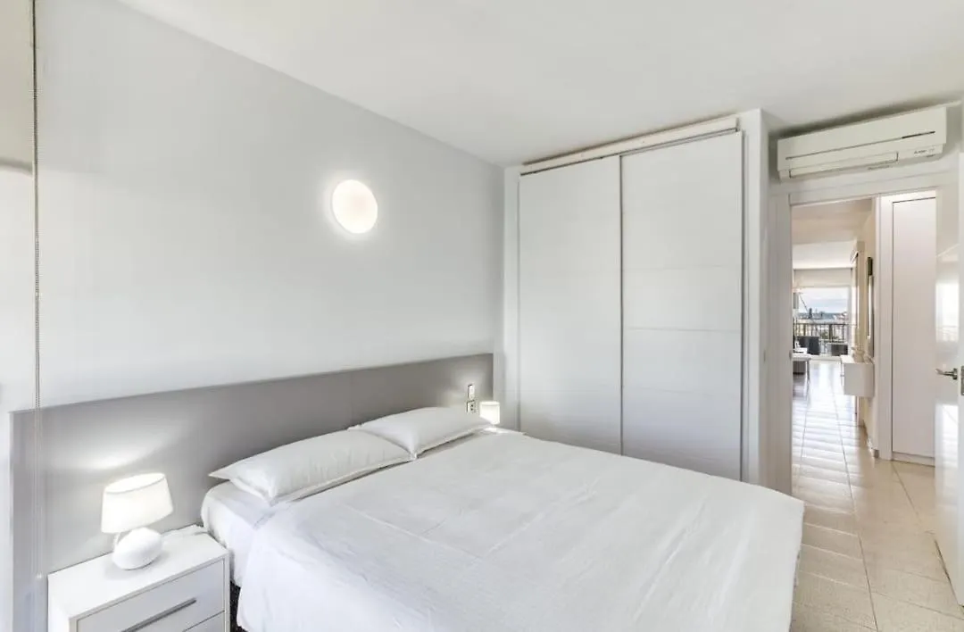 Apartamento Con Vistas A Mar Y Canal. Empuriabrava Spain