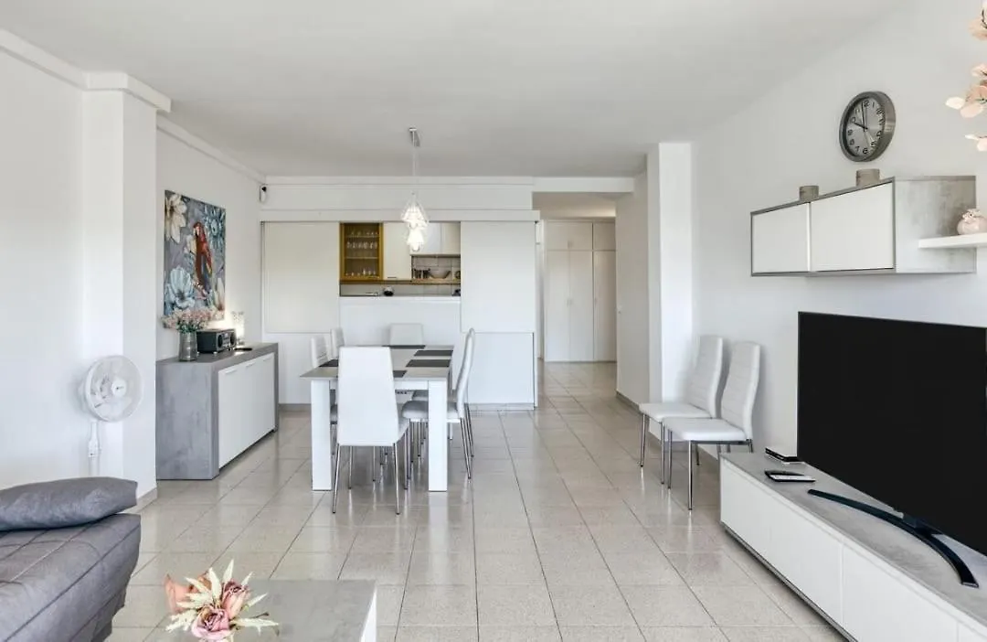 Apartamento Con Vistas A Mar Y Canal. Empuriabrava 0*,  Spain